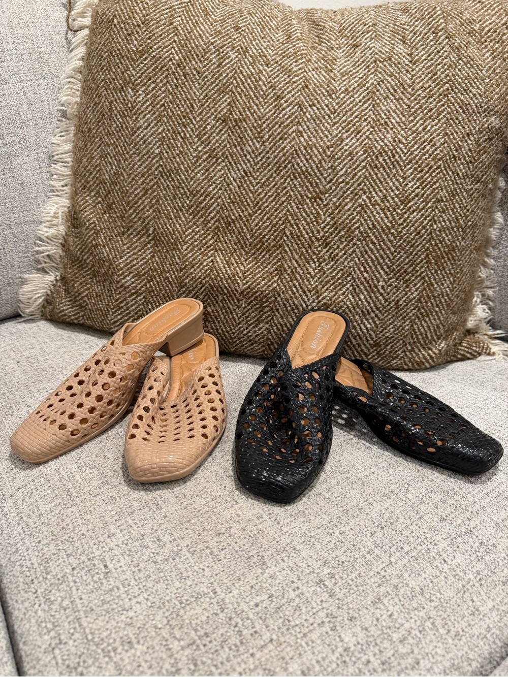 Woven Jelly Mules - Black and Tan Women’s Slide